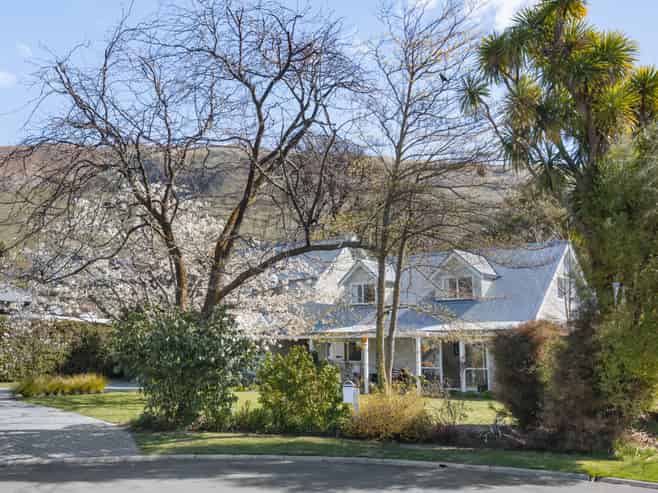 4 Larch Place, Wanaka