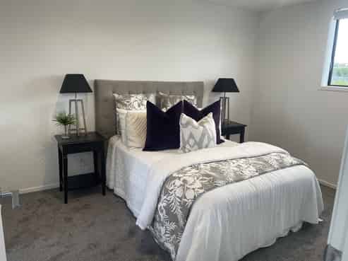 24H Yeovil Road, Te Atatu Peninsula