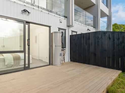 2/113 Te Atatu Road , Te Atatu South