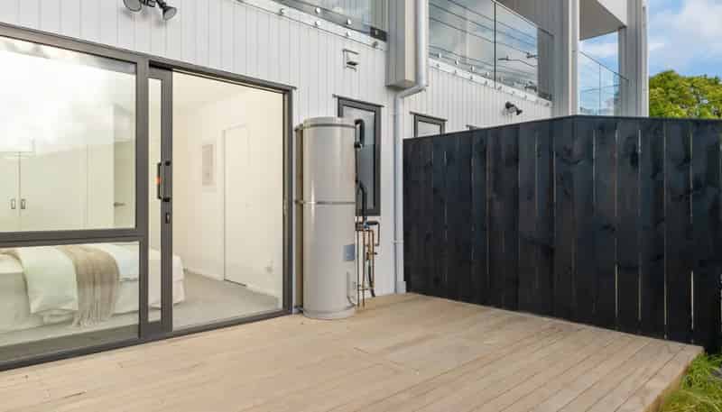 2/113 Te Atatu Road , Te Atatu South