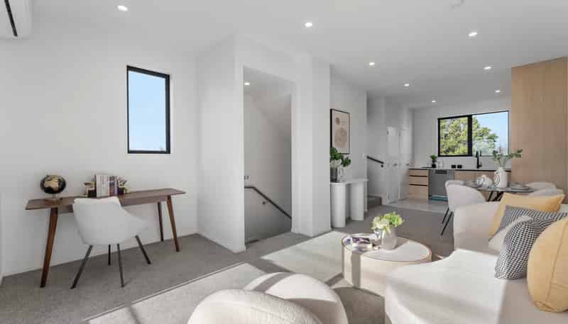 2/113 Te Atatu Road , Te Atatu South