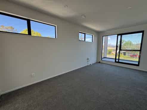 2/113 Te Atatu Road , Te Atatu South