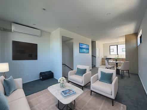 2/113 Te Atatu Road , Te Atatu South