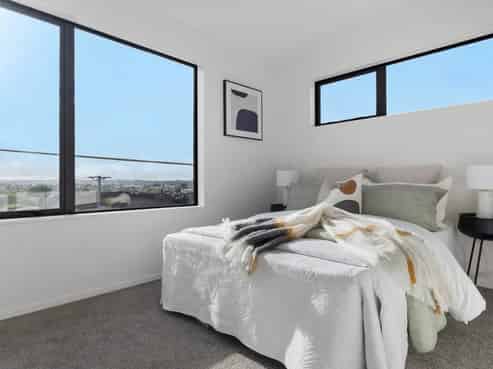 2/113 Te Atatu Road , Te Atatu South