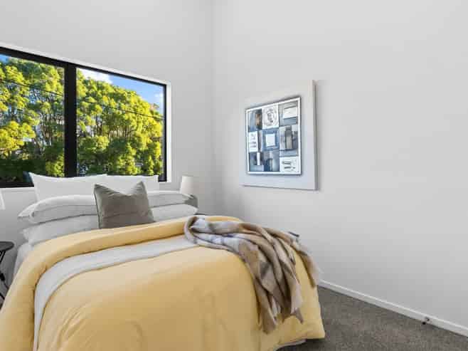 2/113 Te Atatu Road , Te Atatu South