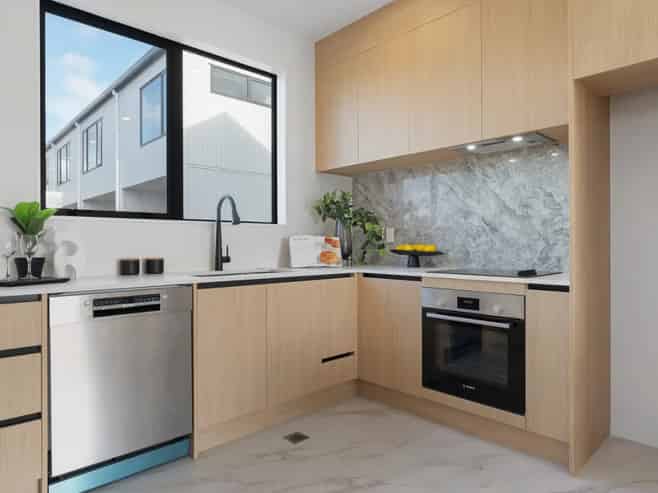 2/113 Te Atatu Road , Te Atatu South