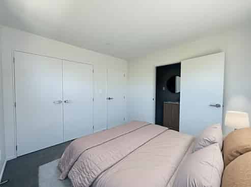 2/113 Te Atatu Road , Te Atatu South