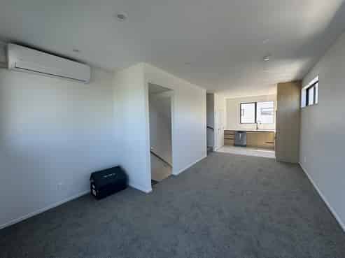 2/113 Te Atatu Road , Te Atatu South