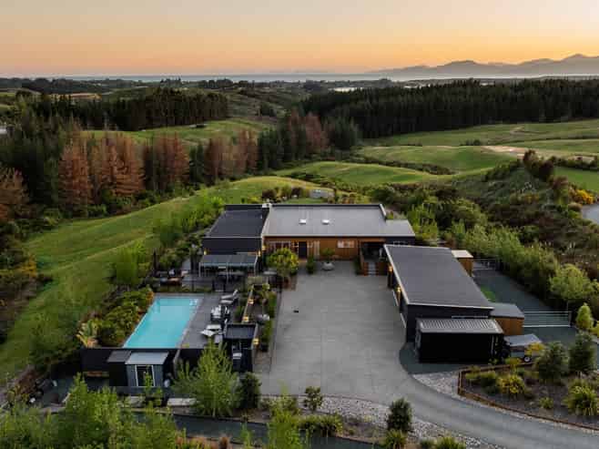 3 Mahana Ridge, Mahana