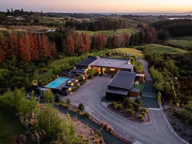 3 Mahana Ridge, Mahana