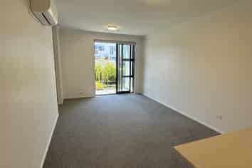 27 Manarini Road, Westgate