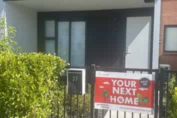 27 Manarini Road, Westgate