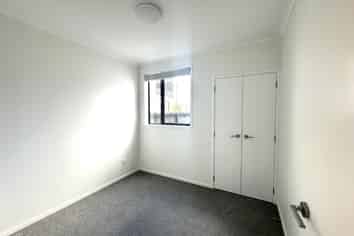 27 Manarini Road, Westgate