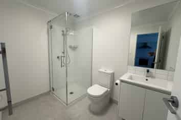 27 Manarini Road, Westgate