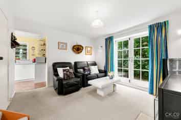 239a Whites Line East, Waiwhetu