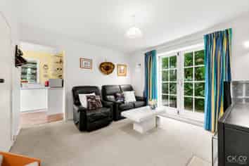 239a Whites Line East, Waiwhetu