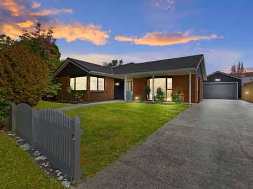 19 Memphis Grove, Totara Park