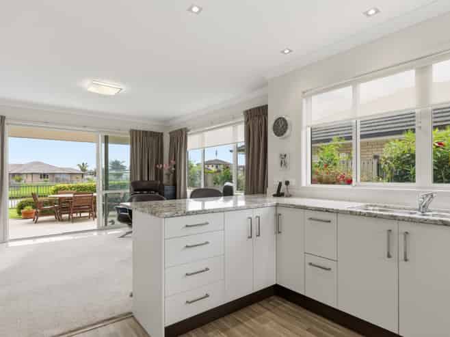 30 Tatahi Cove, Papamoa