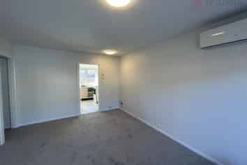 8/94 Huxley, Sydenham