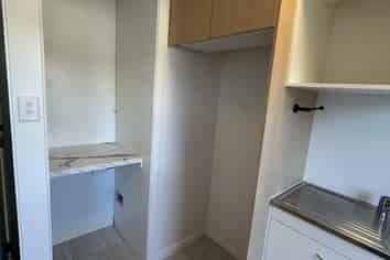 8/94 Huxley, Sydenham