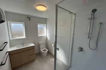 8/94 Huxley, Sydenham