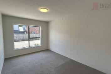 8/94 Huxley, Sydenham