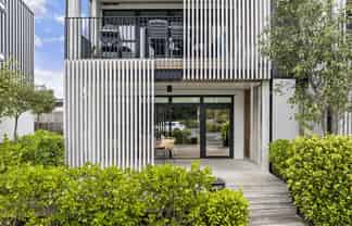 4/167 Hobsonville Point Road, Hobsonville