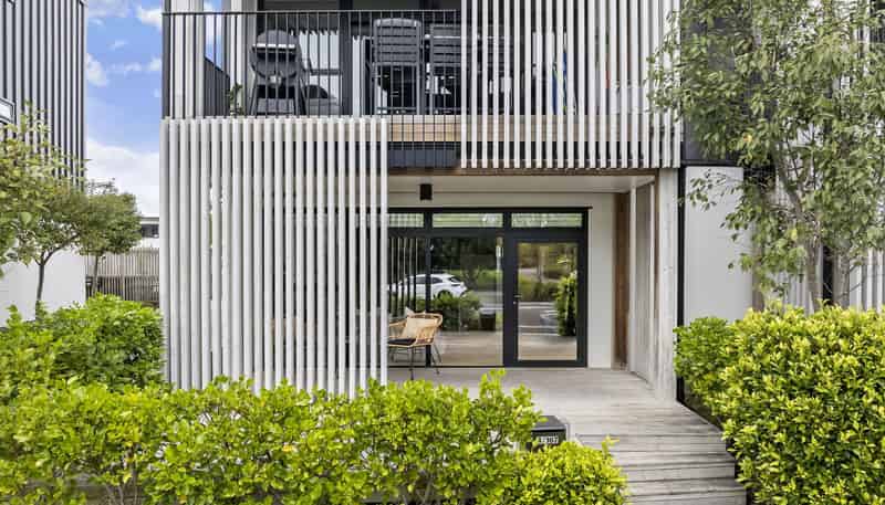 4/167 Hobsonville Point Road, Hobsonville