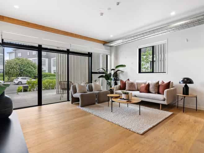 4/167 Hobsonville Point Road, Hobsonville