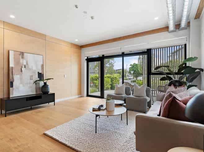 4/167 Hobsonville Point Road, Hobsonville