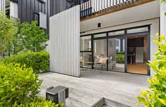 4/167 Hobsonville Point Road, Hobsonville