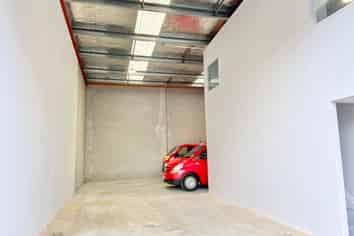 Refurbished & Ready – Industrial Unit in Strategic Location