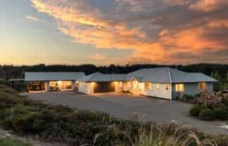 22 Eban Road, Redwood Valley