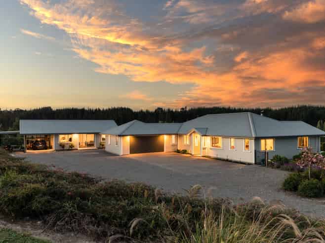 22 Eban Road, Redwood Valley