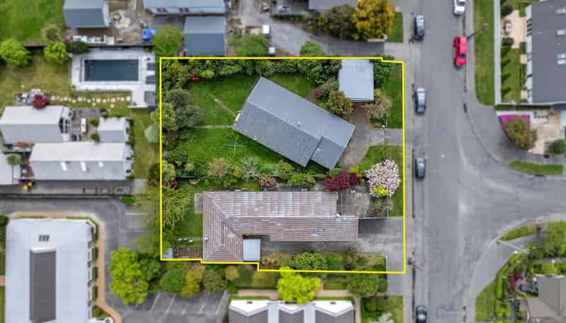  61, 73, 75A, 75B, 77 Bryndwr Road, Bryndwr