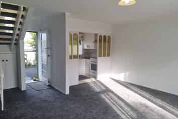 4/3 Akehurst Street, New Lynn