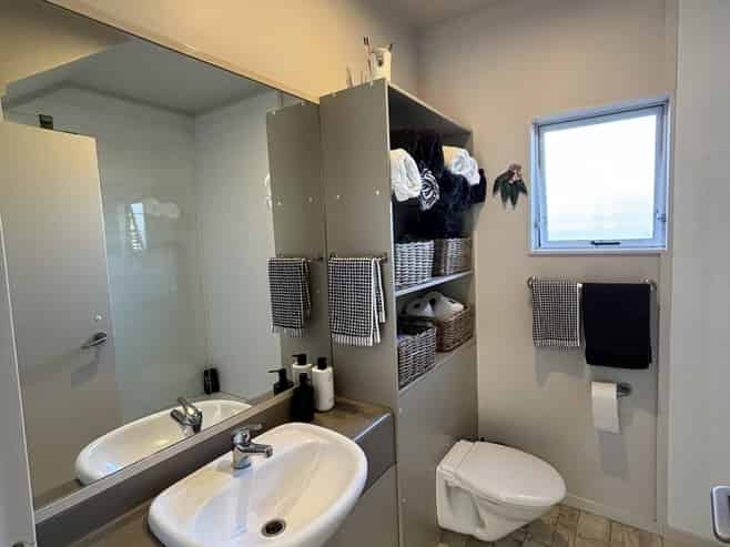 9/208 Lake Terrace, Waipahihi