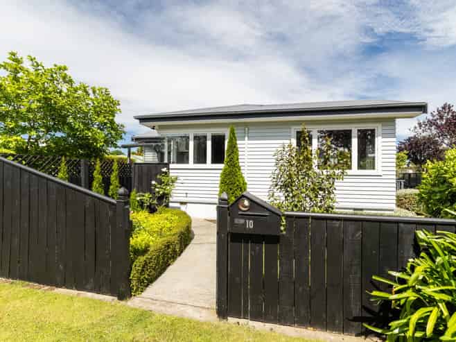 10 Plassey Street, Havelock North