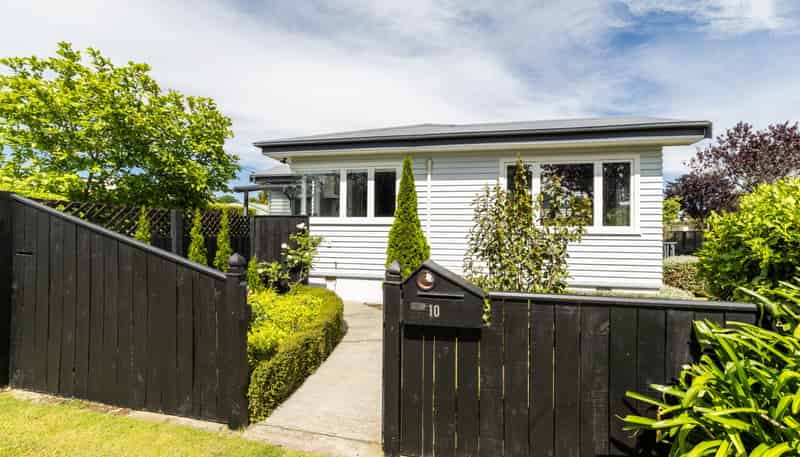 10 Plassey Street, Havelock North