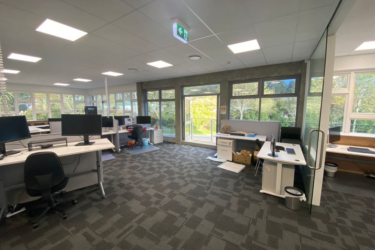 Modern Office in the Heart of Upper Hutt - Altro