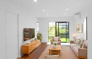 44D Cyclarama Crescent, Massey