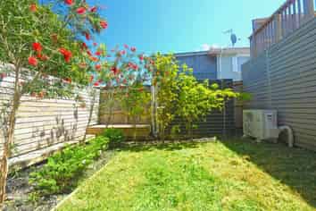 44D Cyclarama Crescent, Massey