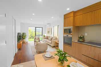 44D Cyclarama Crescent, Massey