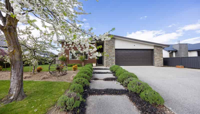 57 Kelliher Drive, Wanaka