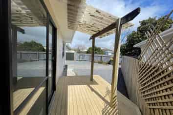 35B Tarata Crescent, Mangere Bridge