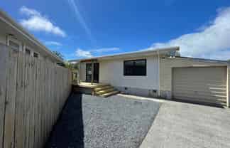 35B Tarata Crescent, Mangere Bridge
