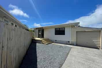 35B Tarata Crescent, Mangere Bridge