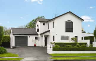 35 Keswick Crescent, Huntington