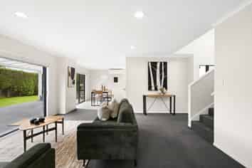 35 Keswick Crescent, Huntington