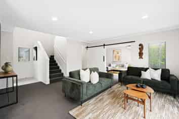 35 Keswick Crescent, Huntington